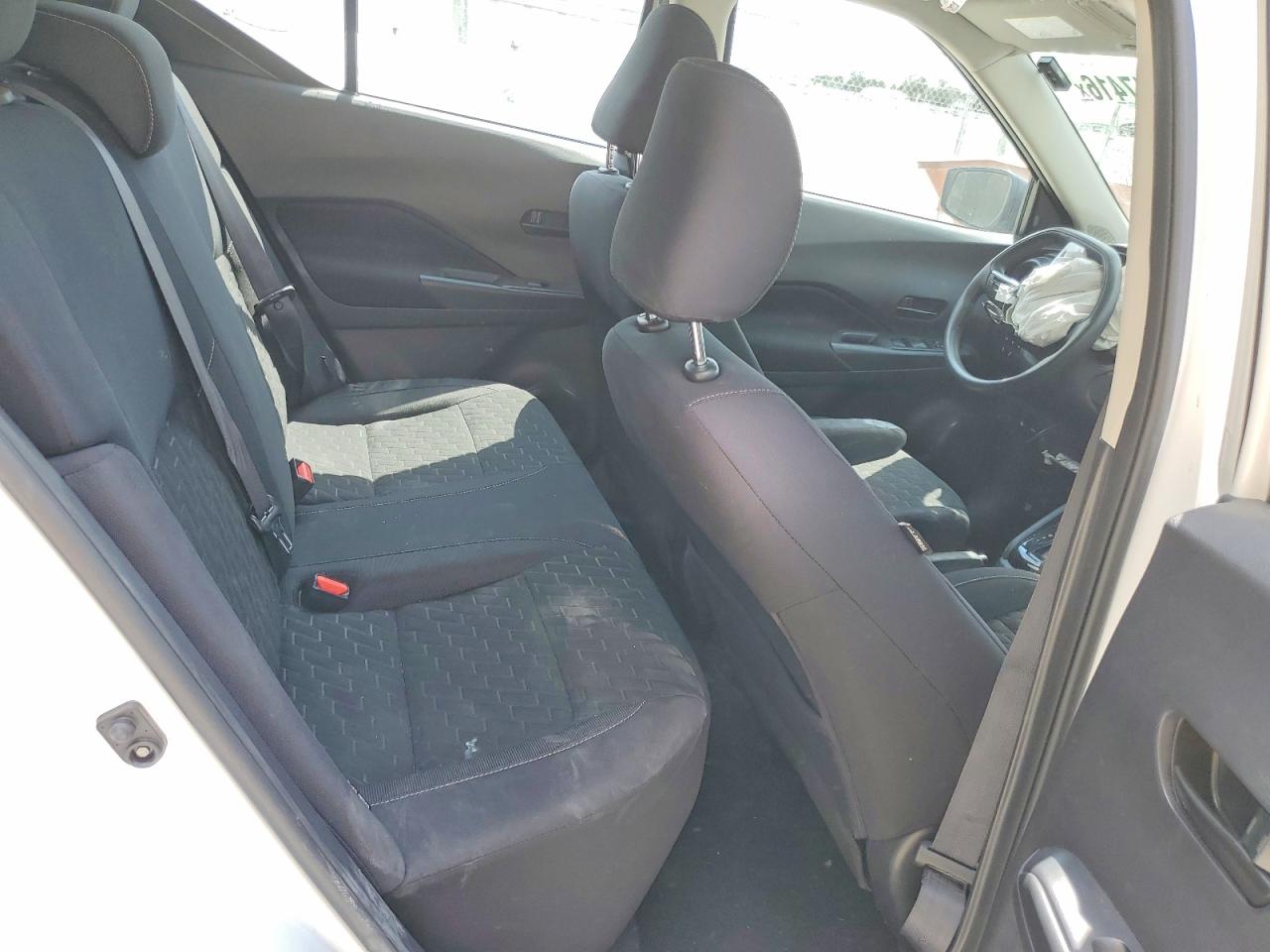 Nissan Kicks S