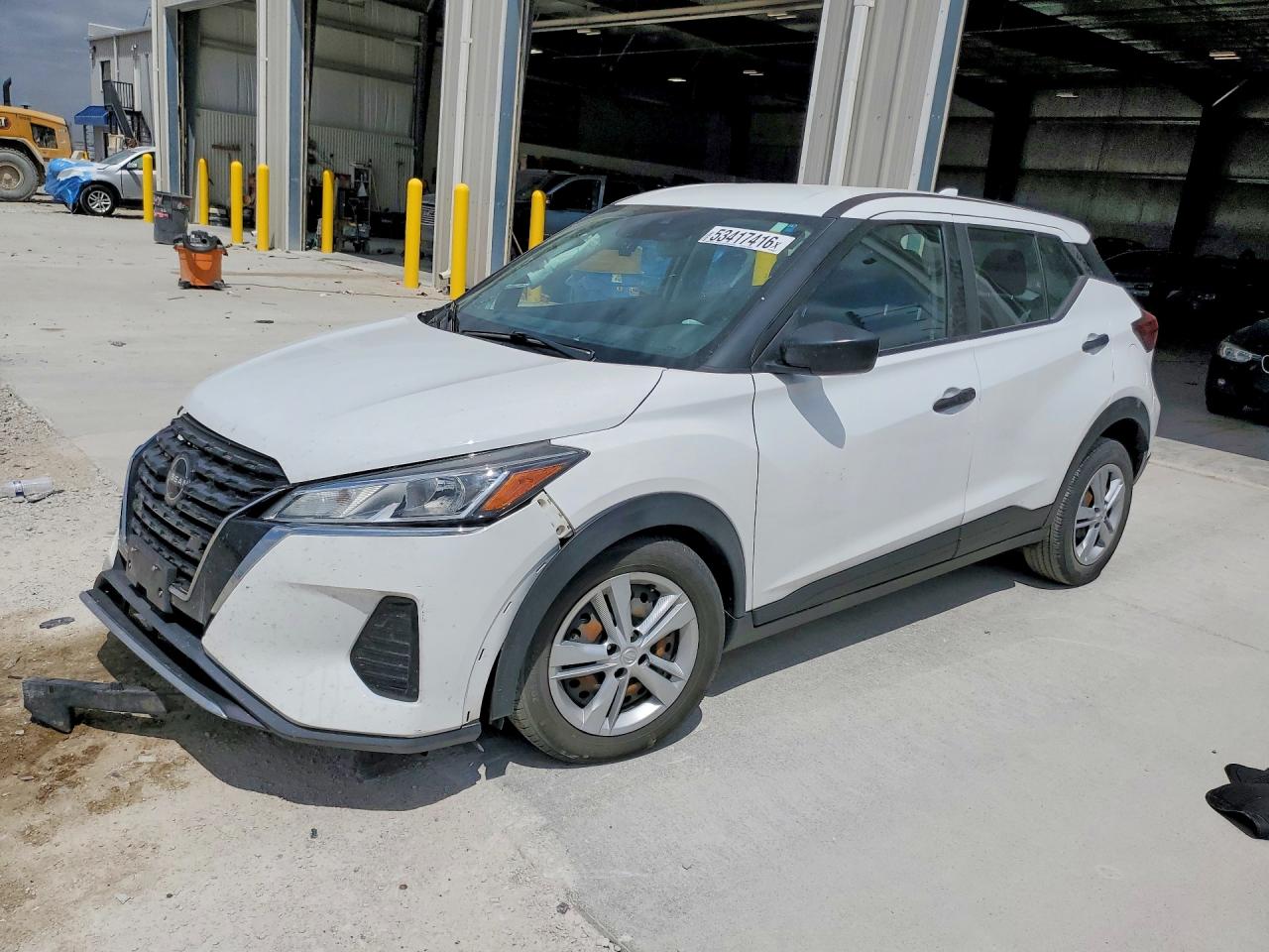 Salvage Nissan Kicks Image