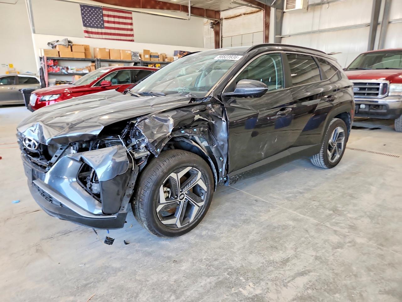 Salvage Hyundai TUCSON Image
