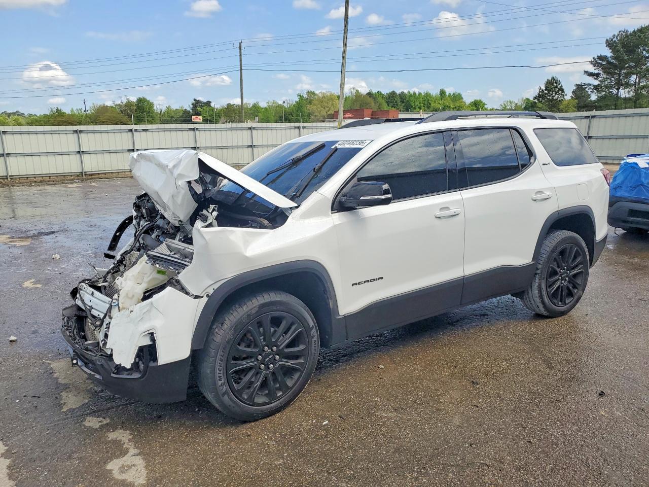 Salvage GMC Acadia Image