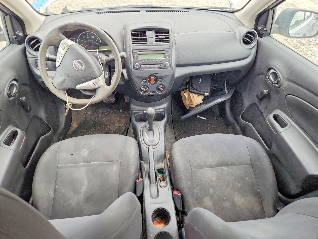 Nissan Versa 1.6 S Plus