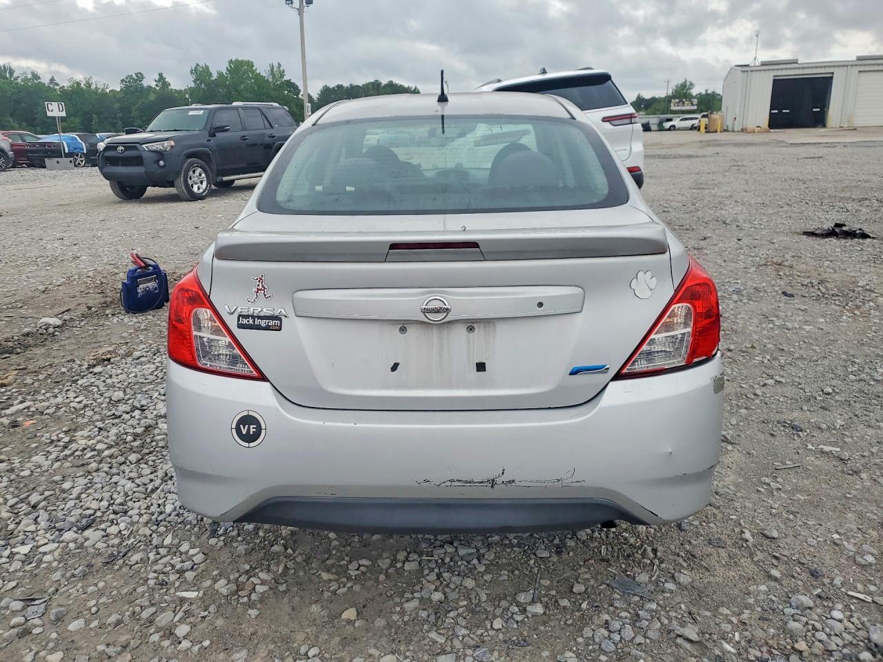 Nissan Versa 1.6 S Plus
