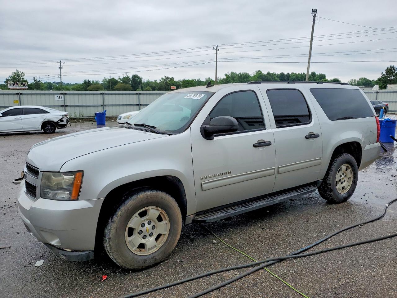 Salvage Chevrolet Suburban Image