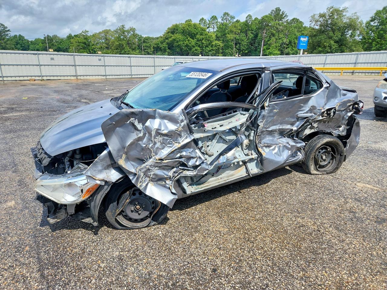 Salvage Mitsubishi Mirage Image