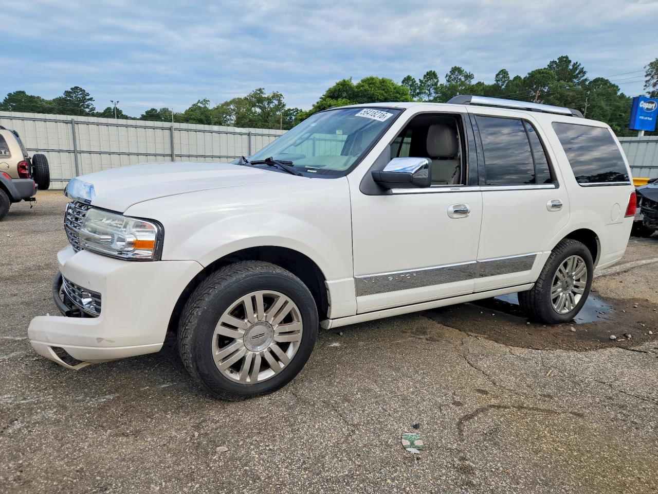 Salvage Lincoln Navigator Image
