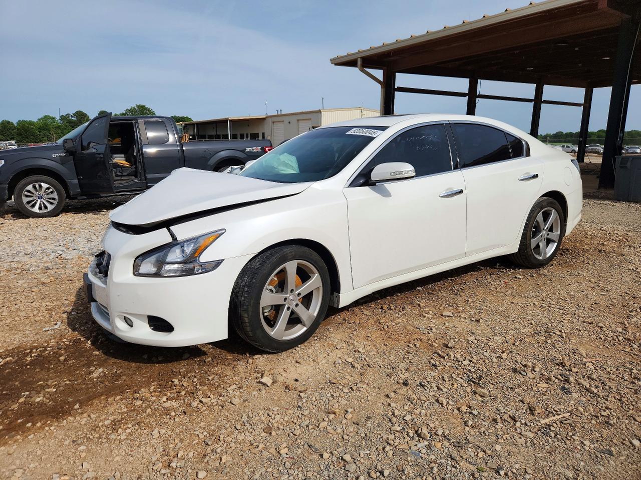 Salvage Nissan Maxima Image