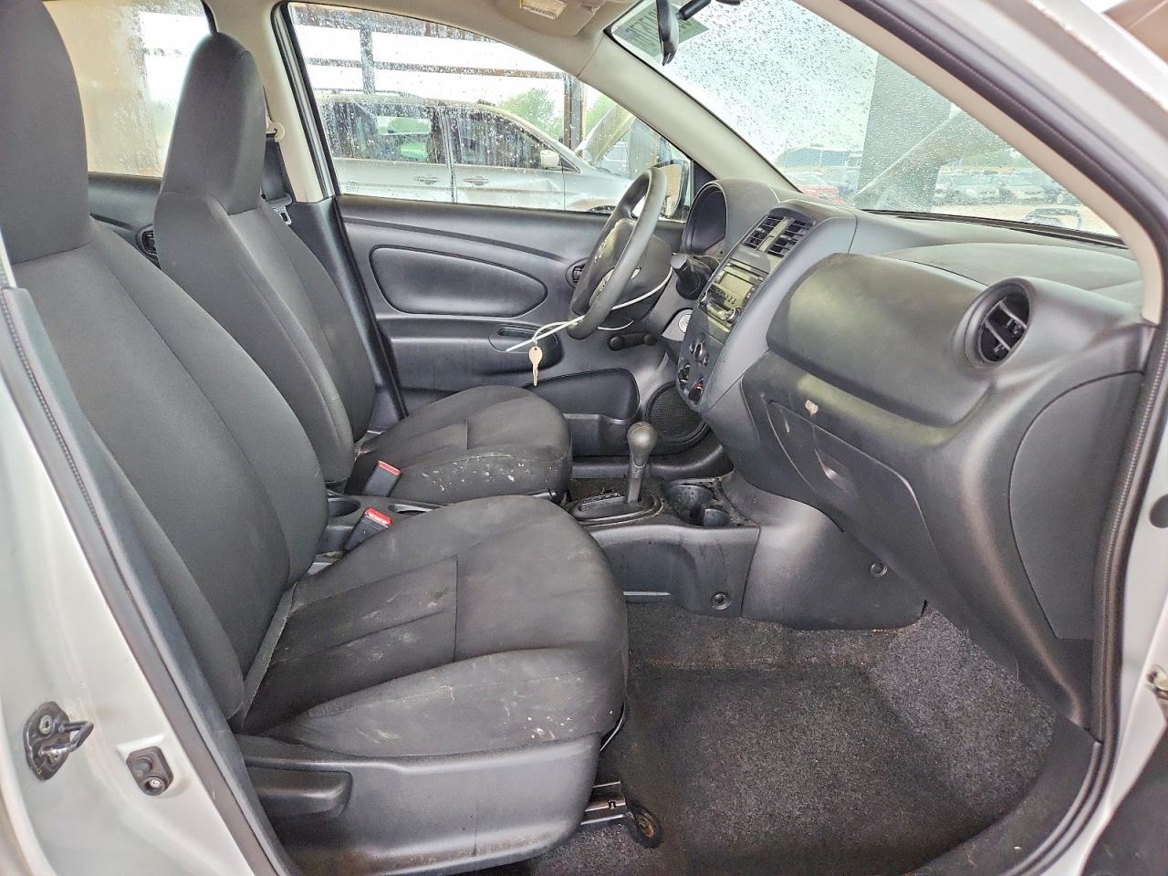 Nissan Versa 1.6 S Plus