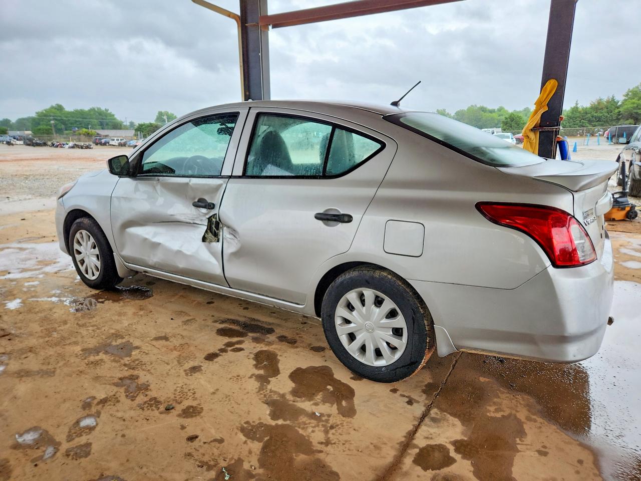Nissan Versa 1.6 S Plus