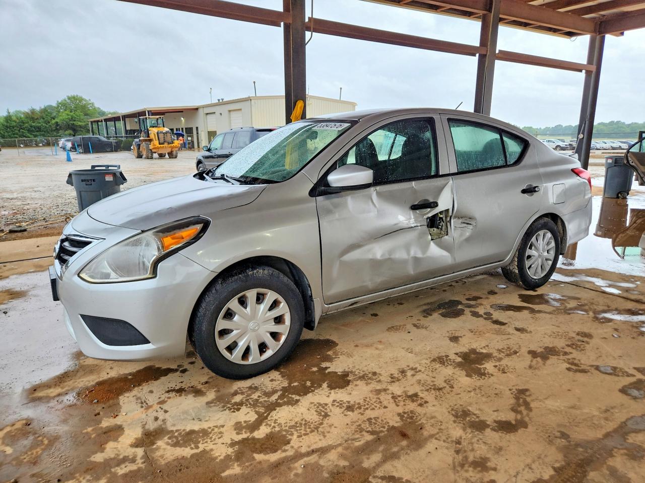 Salvage Nissan Versa Image