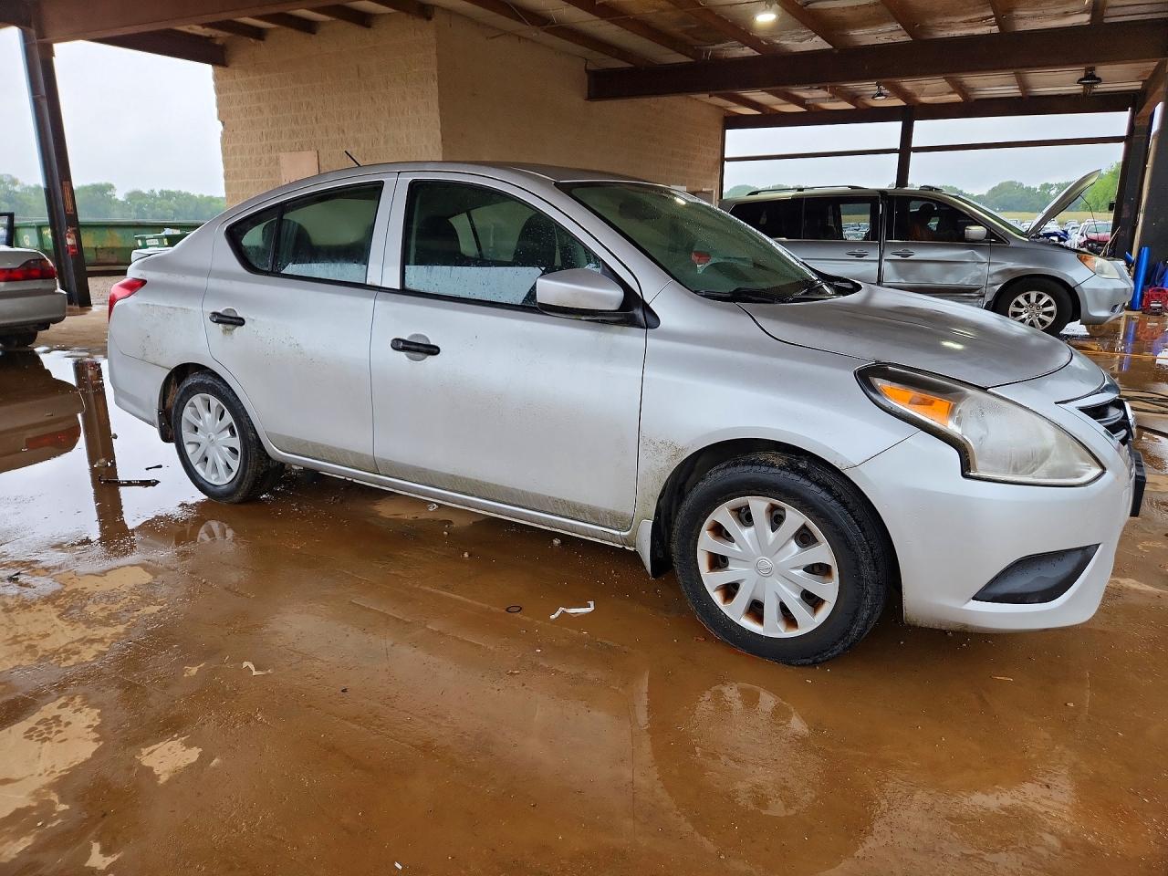 Nissan Versa 1.6 S Plus