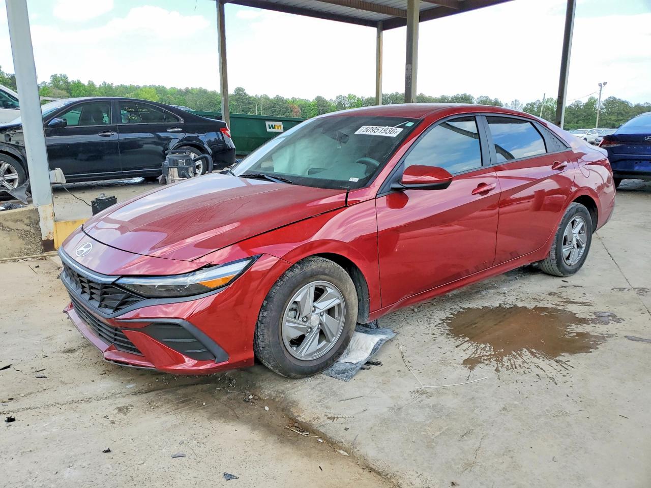 Salvage Hyundai ELANTRA Image