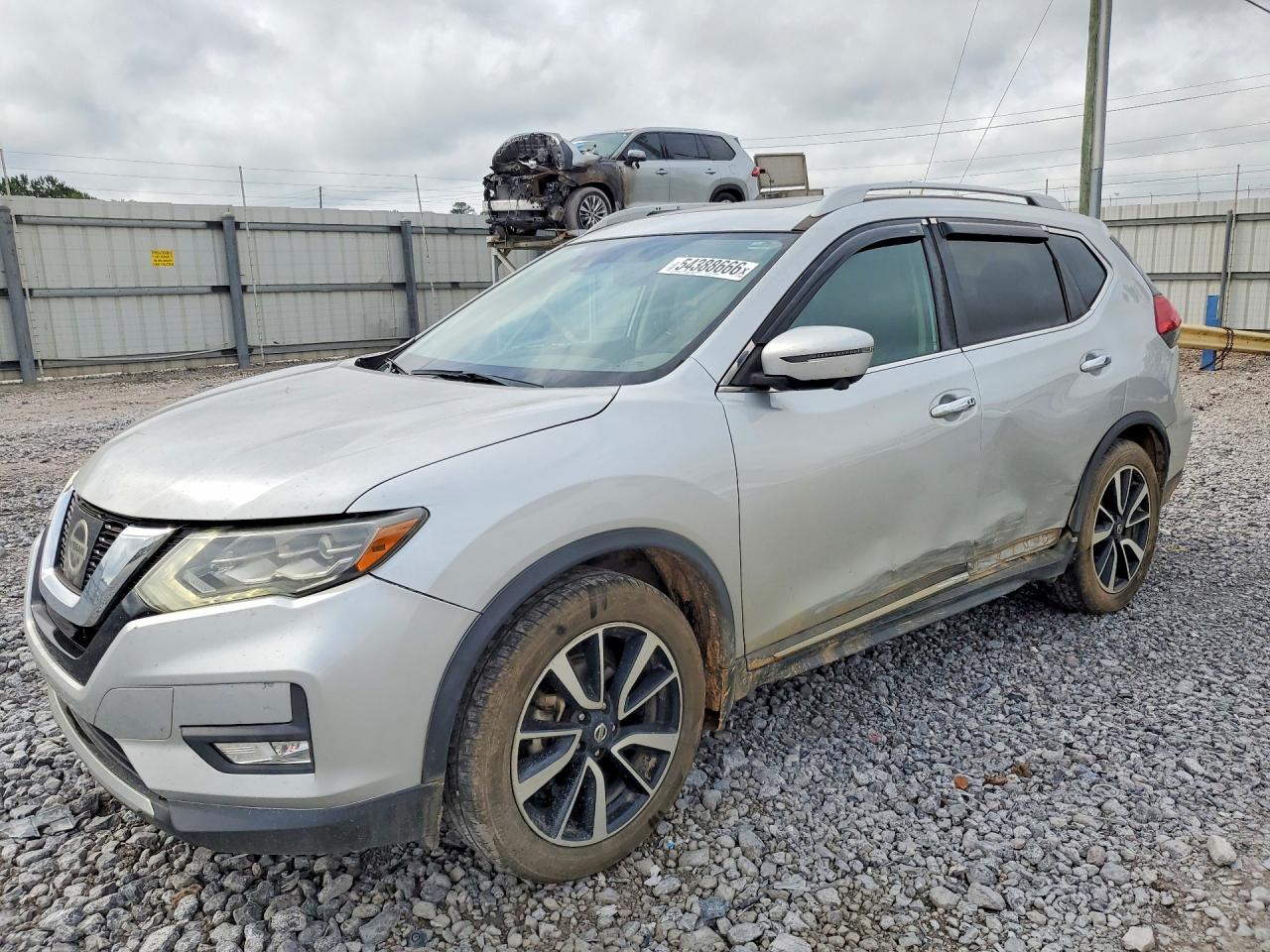 Salvage Nissan Rogue Image