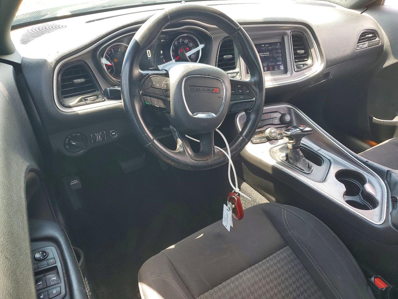 Dodge Challenger Sxt