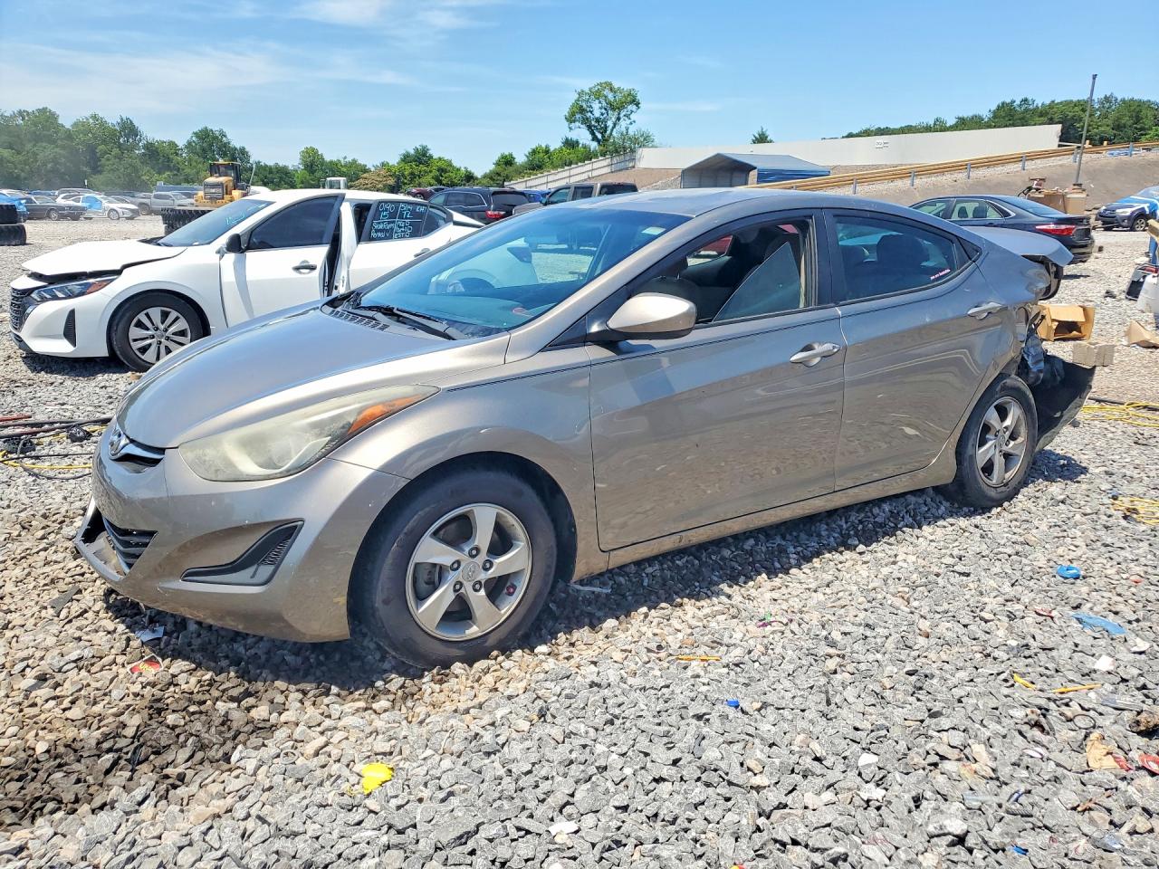 Salvage Hyundai ELANTRA Image