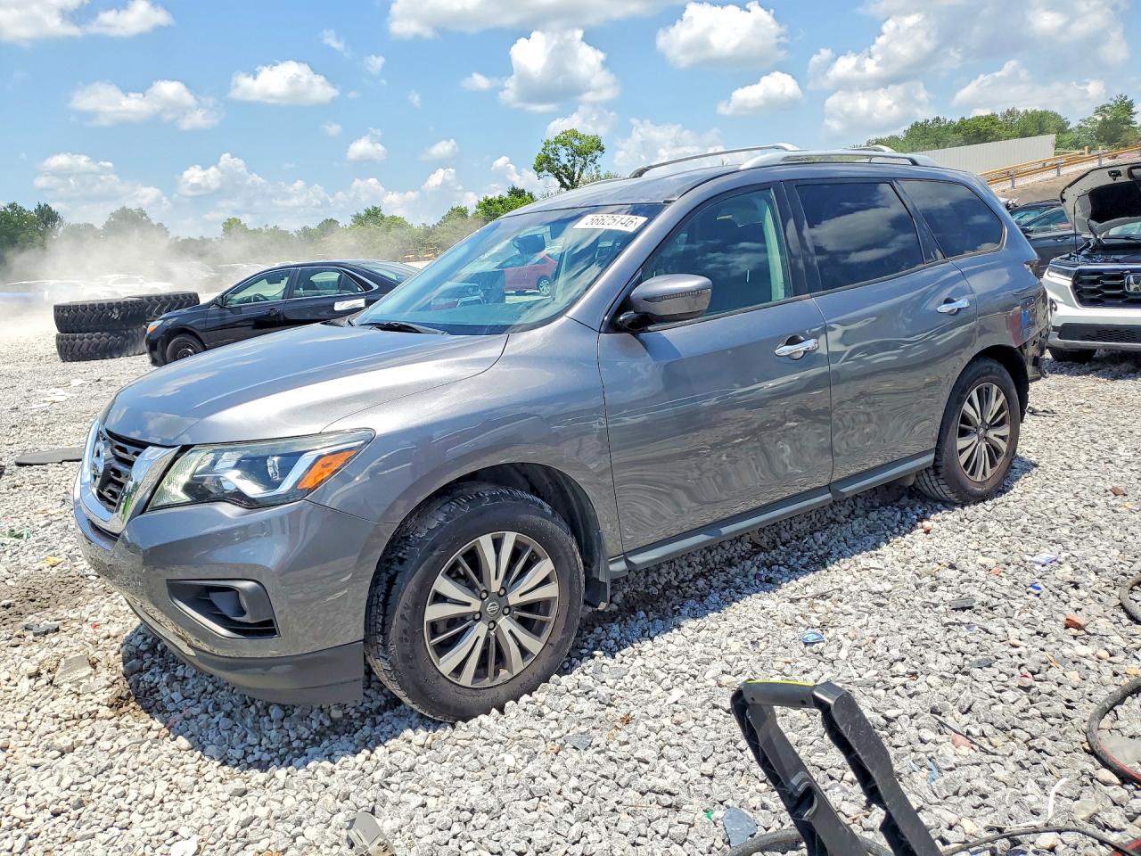 Salvage Nissan Pathfinder Image