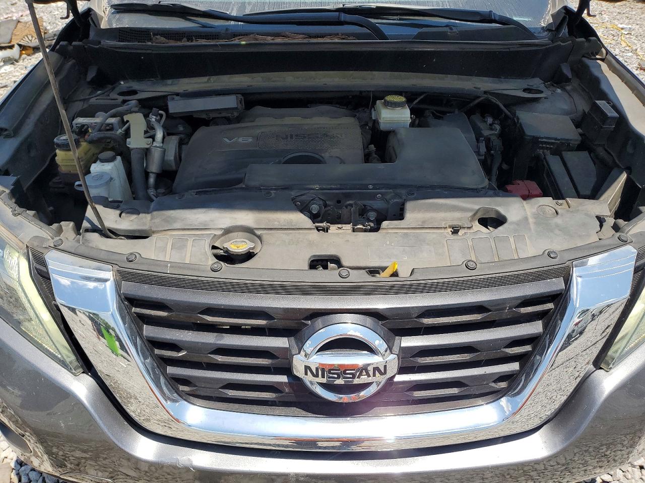 Nissan Pathfinder S