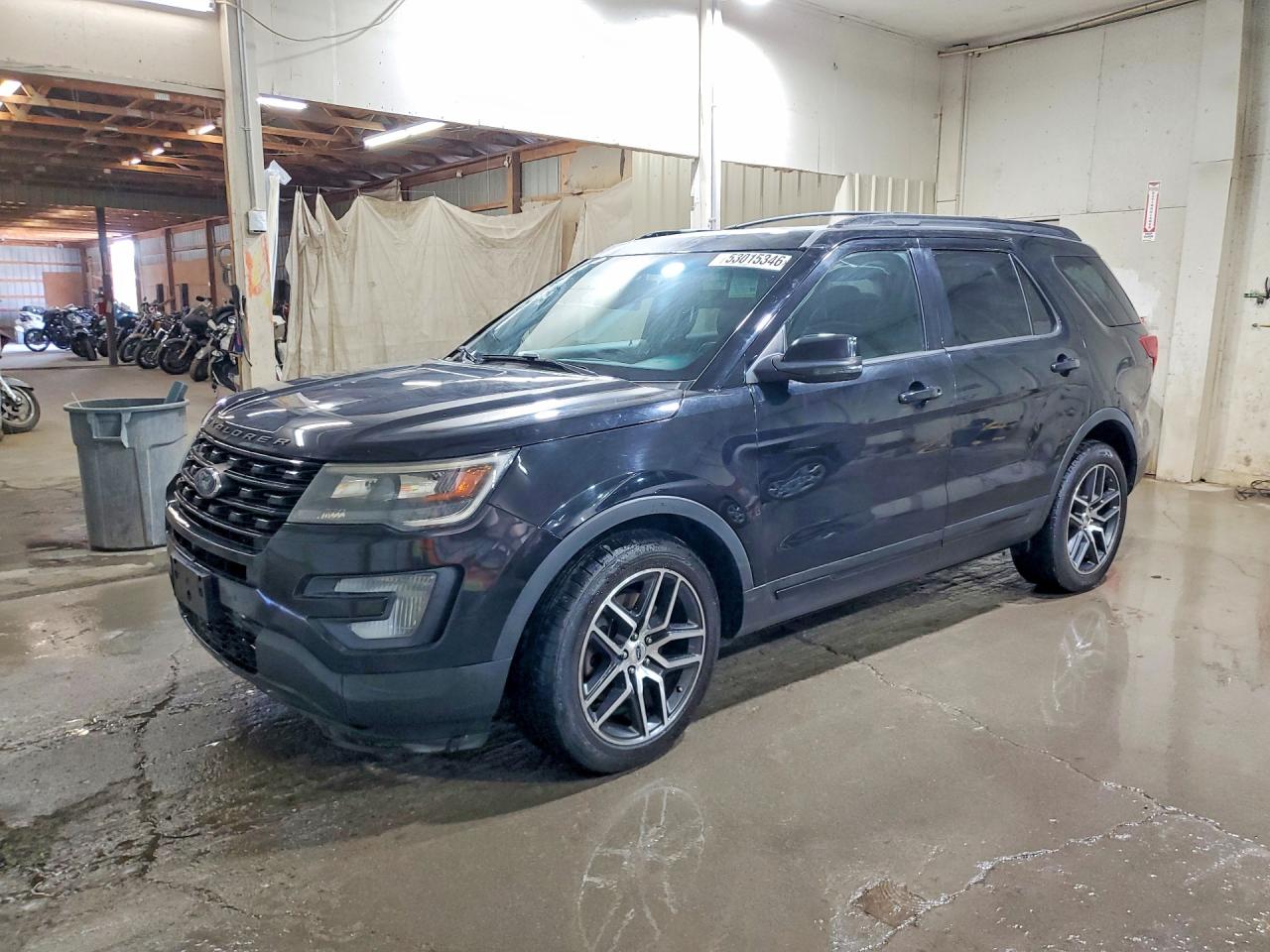 Salvage Ford Explorer Image