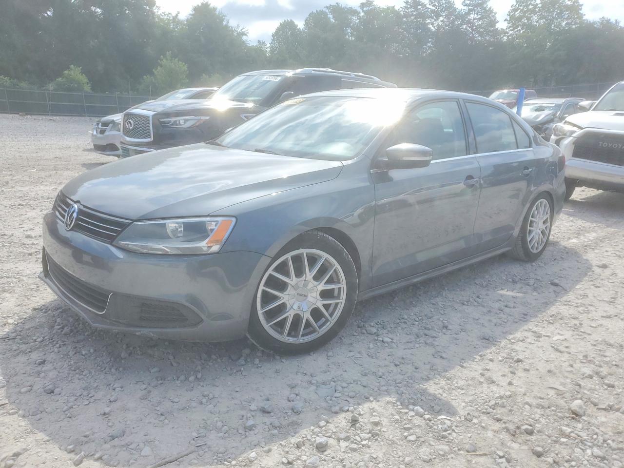 Salvage Volkswagen Jetta Image