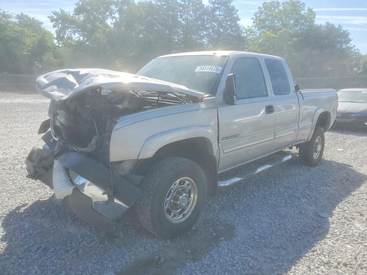 Salvage Chevrolet Silverado Image