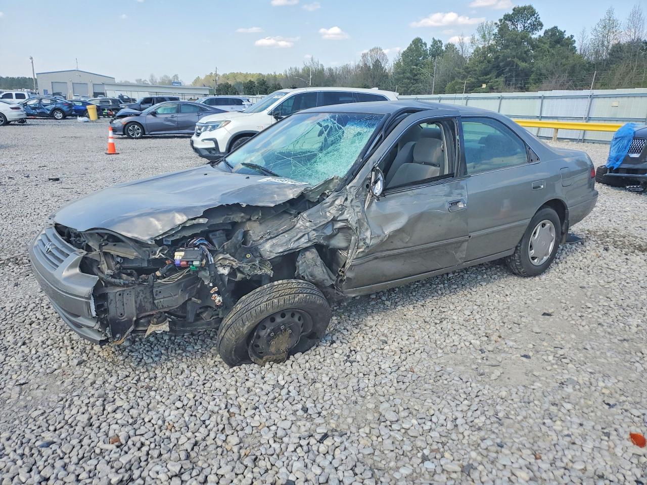 Salvage Toyota Camry Image