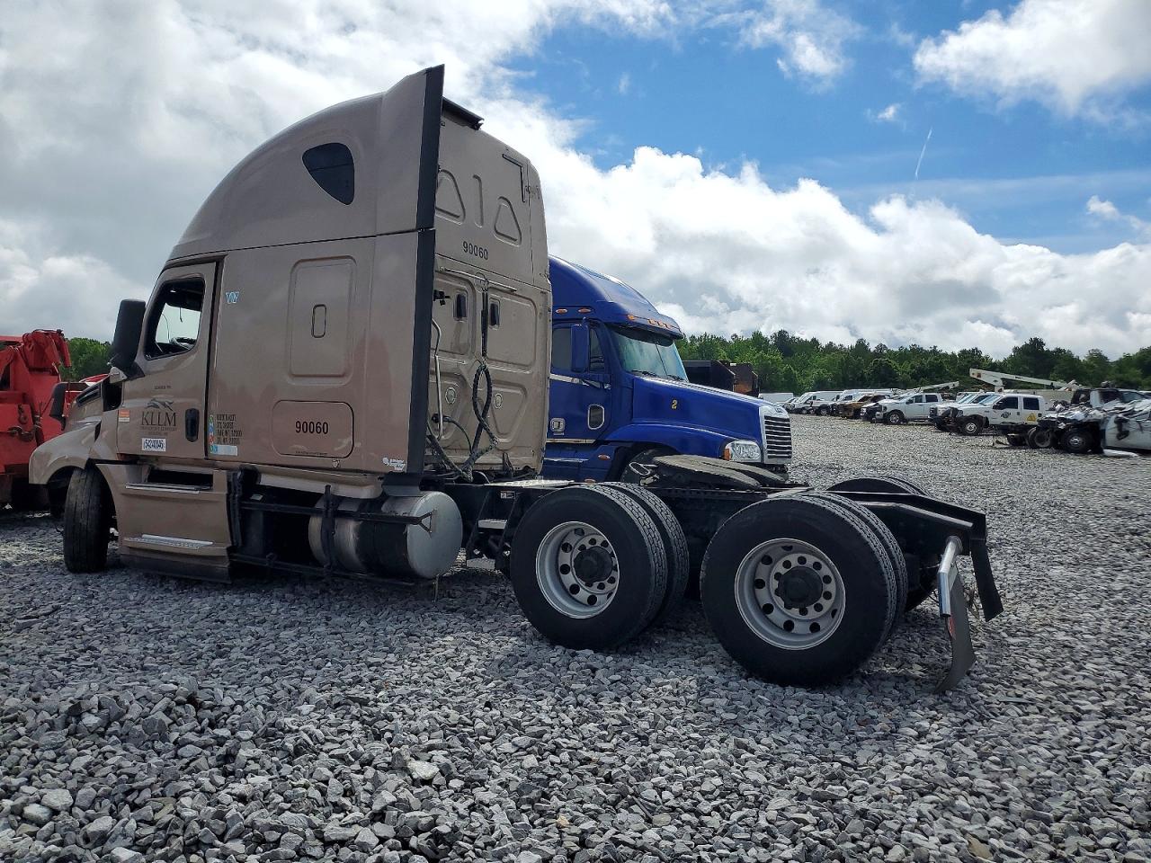 Freightliner Cascadia 126