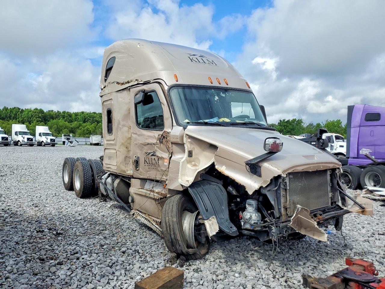Freightliner Cascadia 126