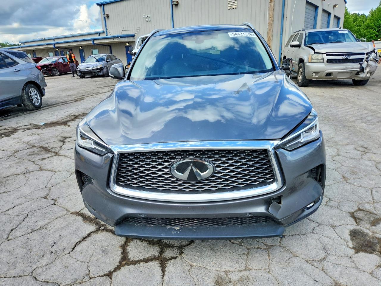 INFINITI Qx Essential