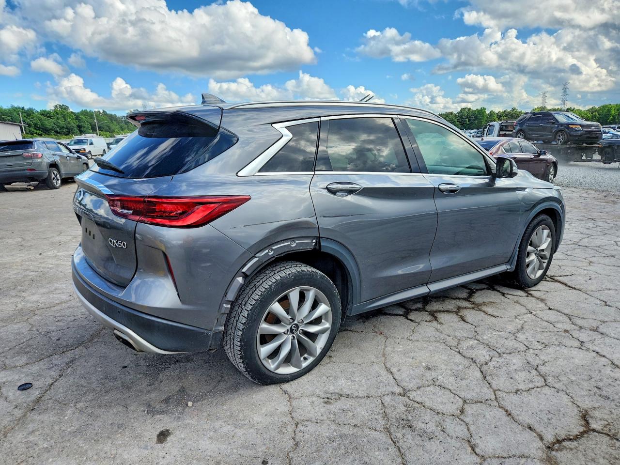 INFINITI Qx Essential