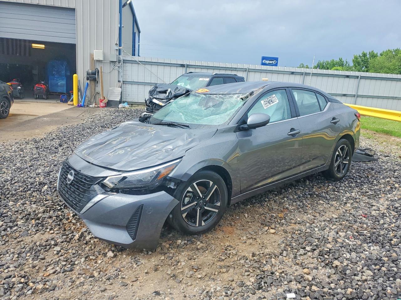Salvage Nissan Sentra Image
