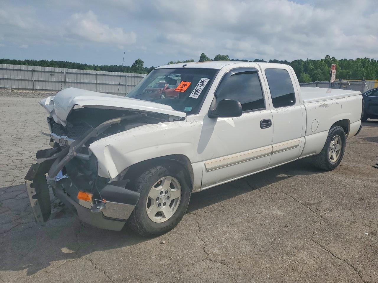 Salvage Chevrolet Silverado Image