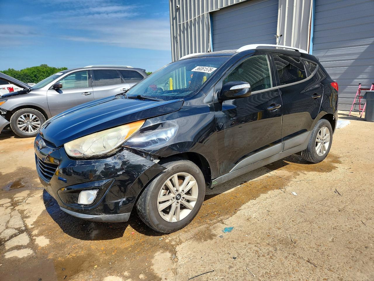 Salvage Hyundai TUCSON Image