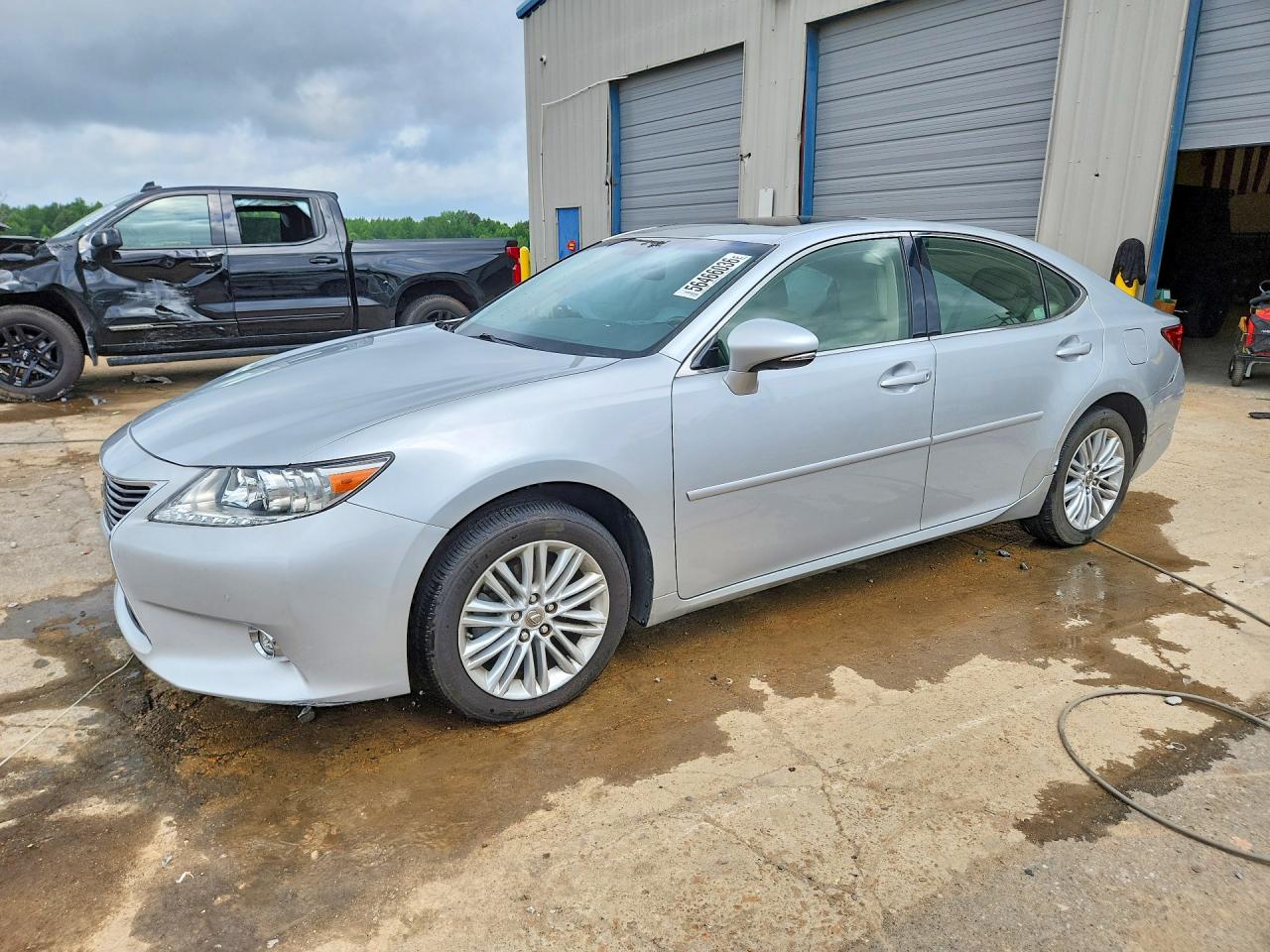 Salvage Lexus Es Image