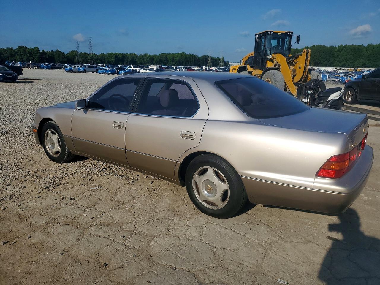 Lexus LS 400
