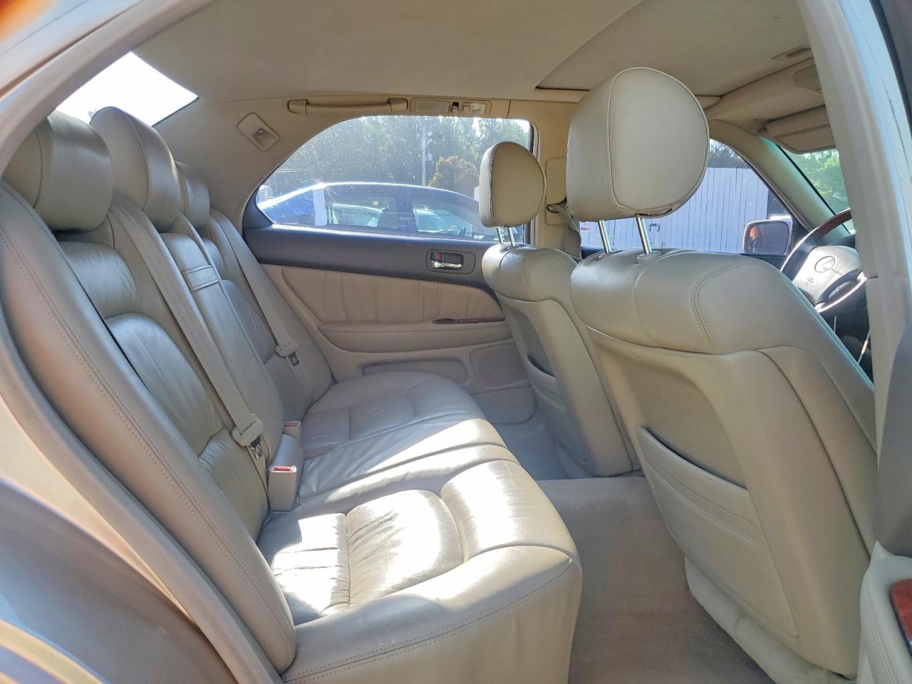 Lexus LS 400