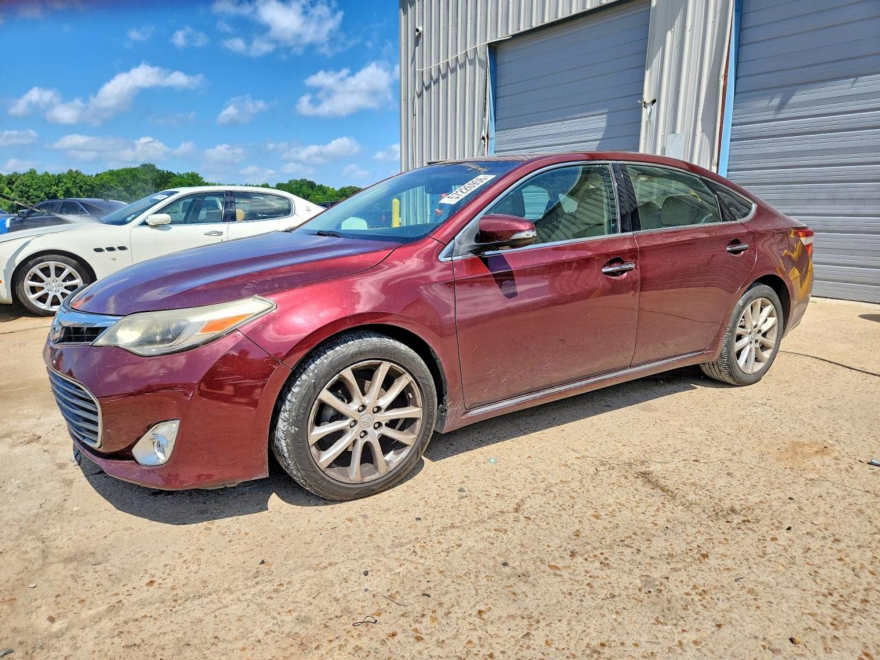 Salvage Toyota Avalon Image