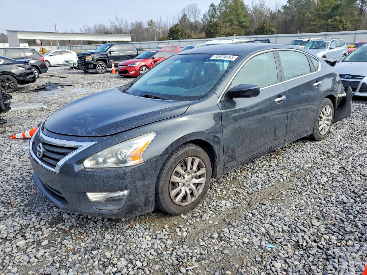 Salvage Nissan Altima Image