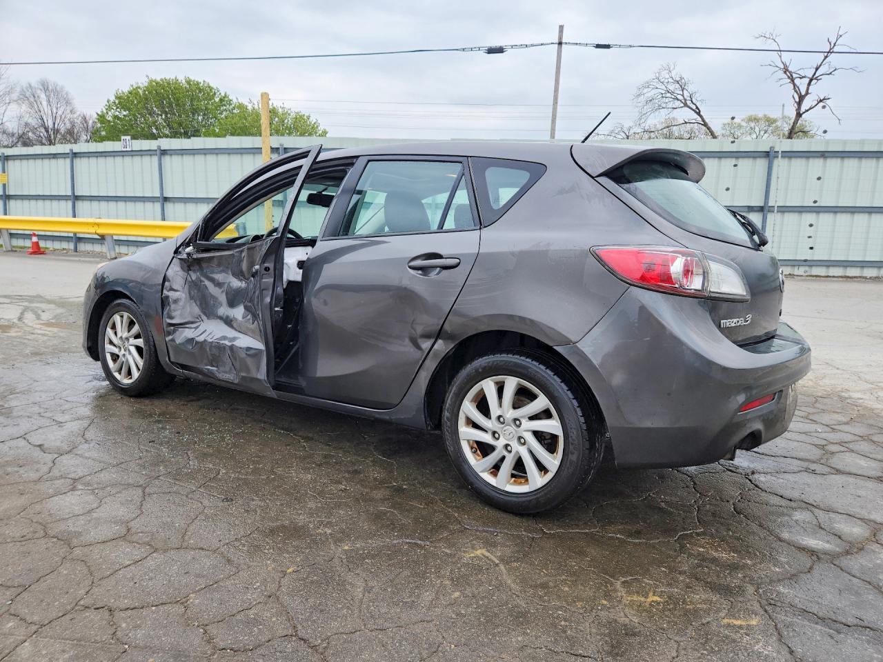 Mazda 3 I