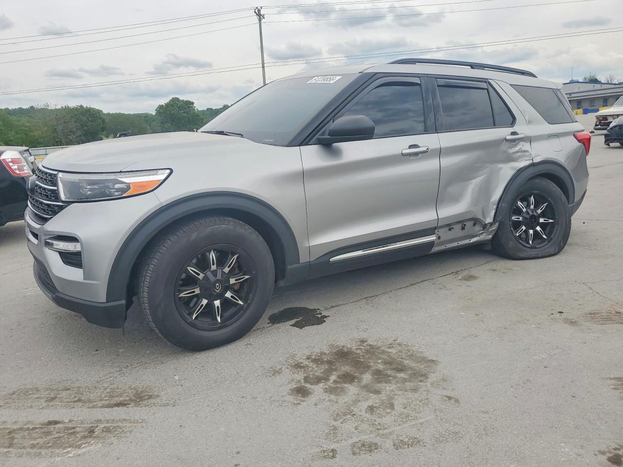 Salvage Ford Explorer Image