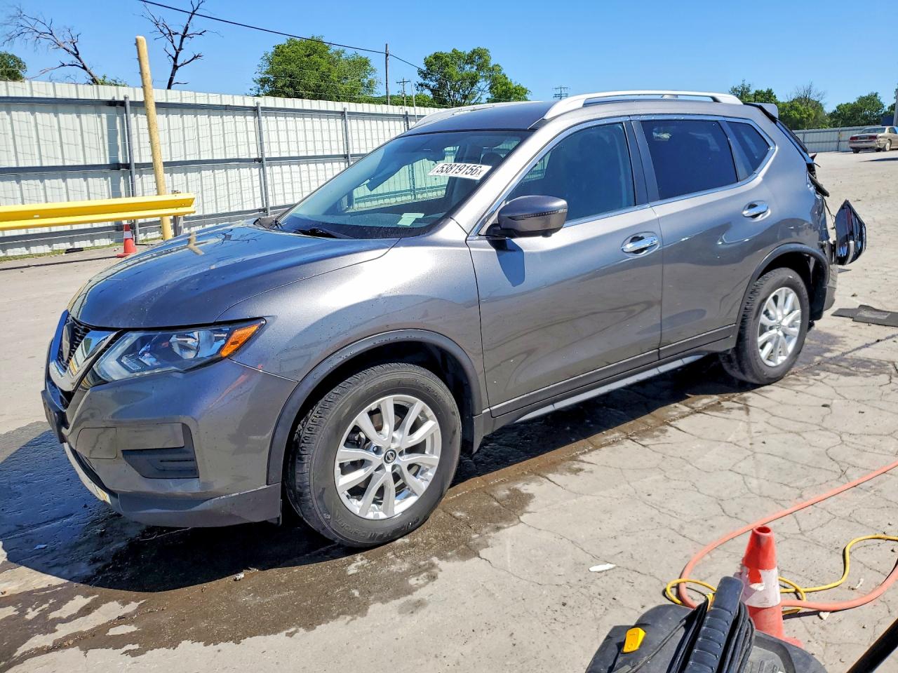 Salvage Nissan Rogue Image