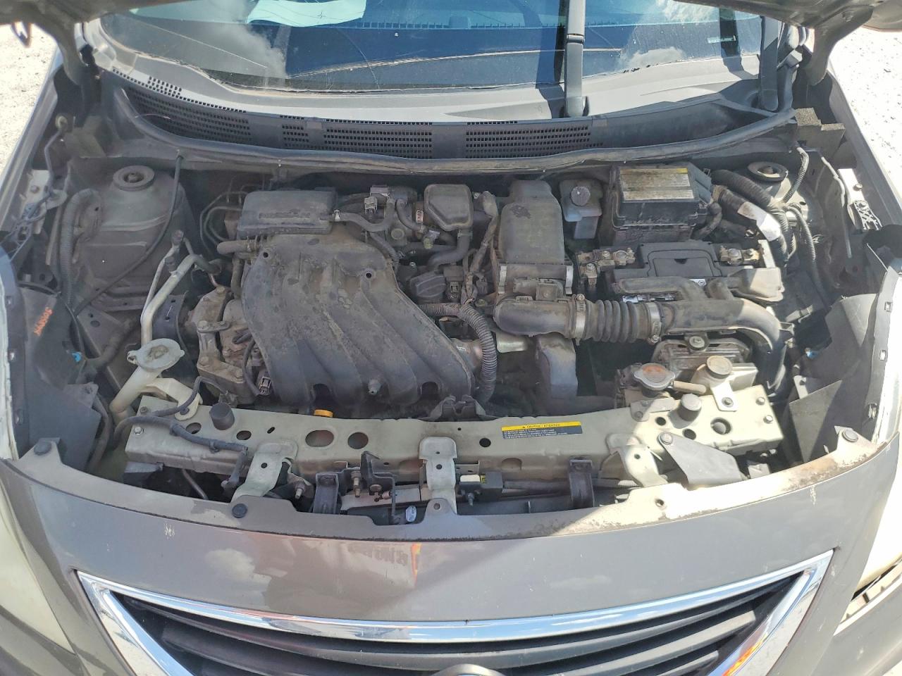 Nissan Versa 1.6 Sv