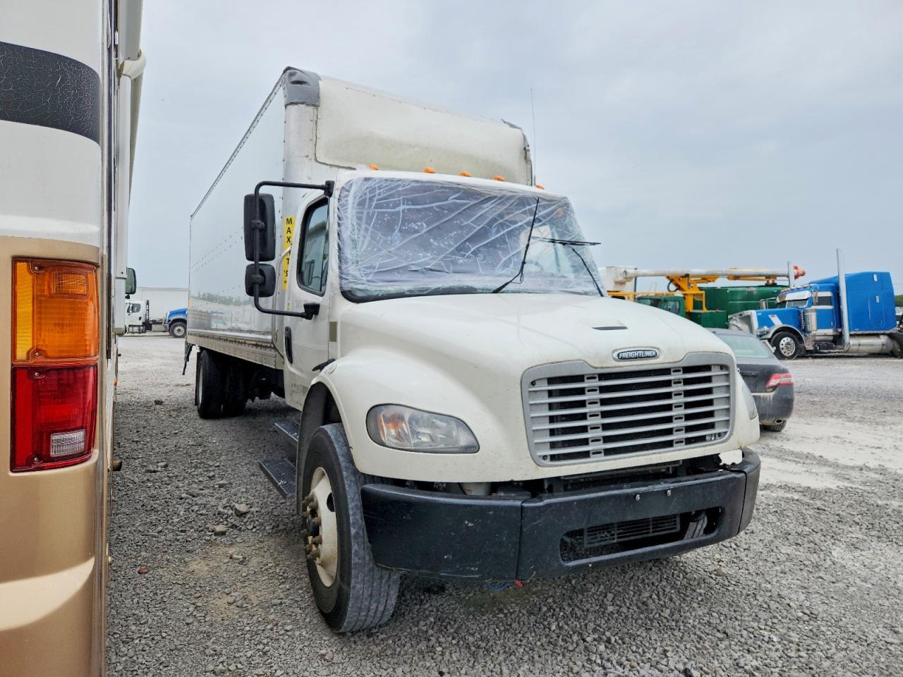 Salvage Freightliner M2 Image