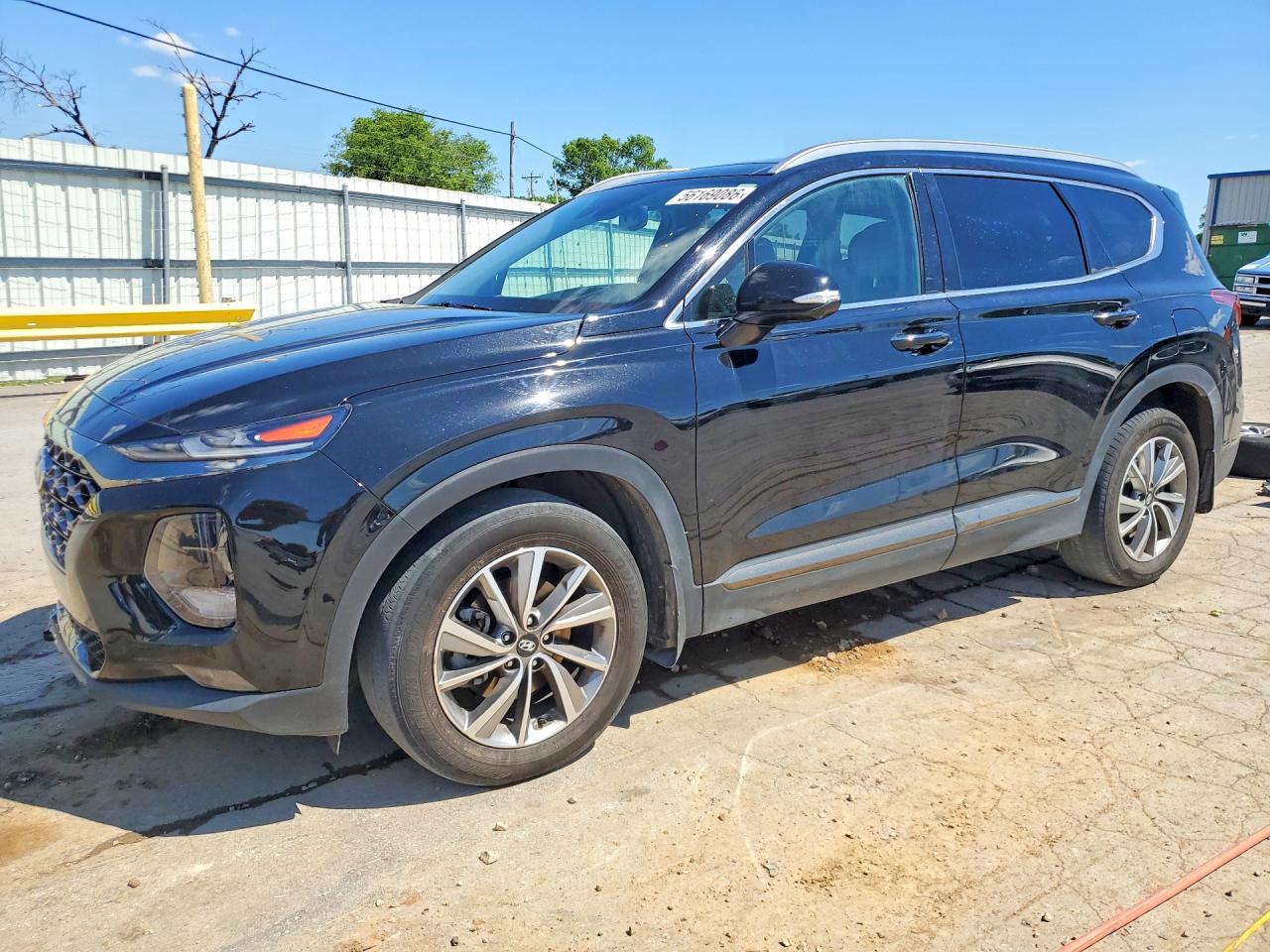 Salvage Hyundai SANTA FE Image