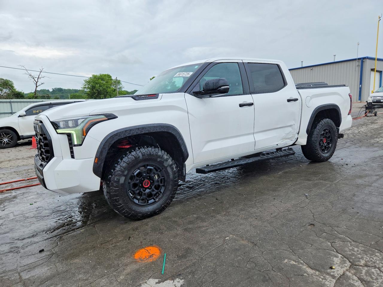 Salvage Toyota Tundra Image