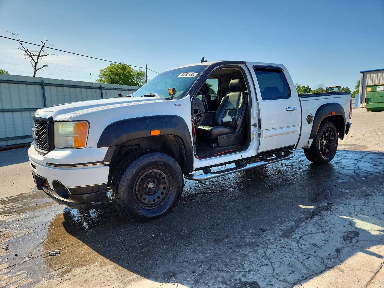 Salvage GMC Sierra Image