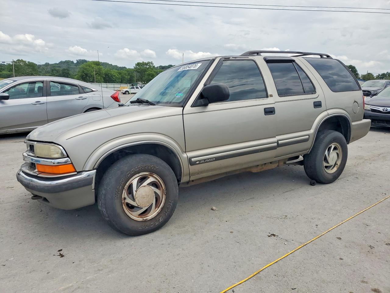 Salvage Chevrolet Blazer Image