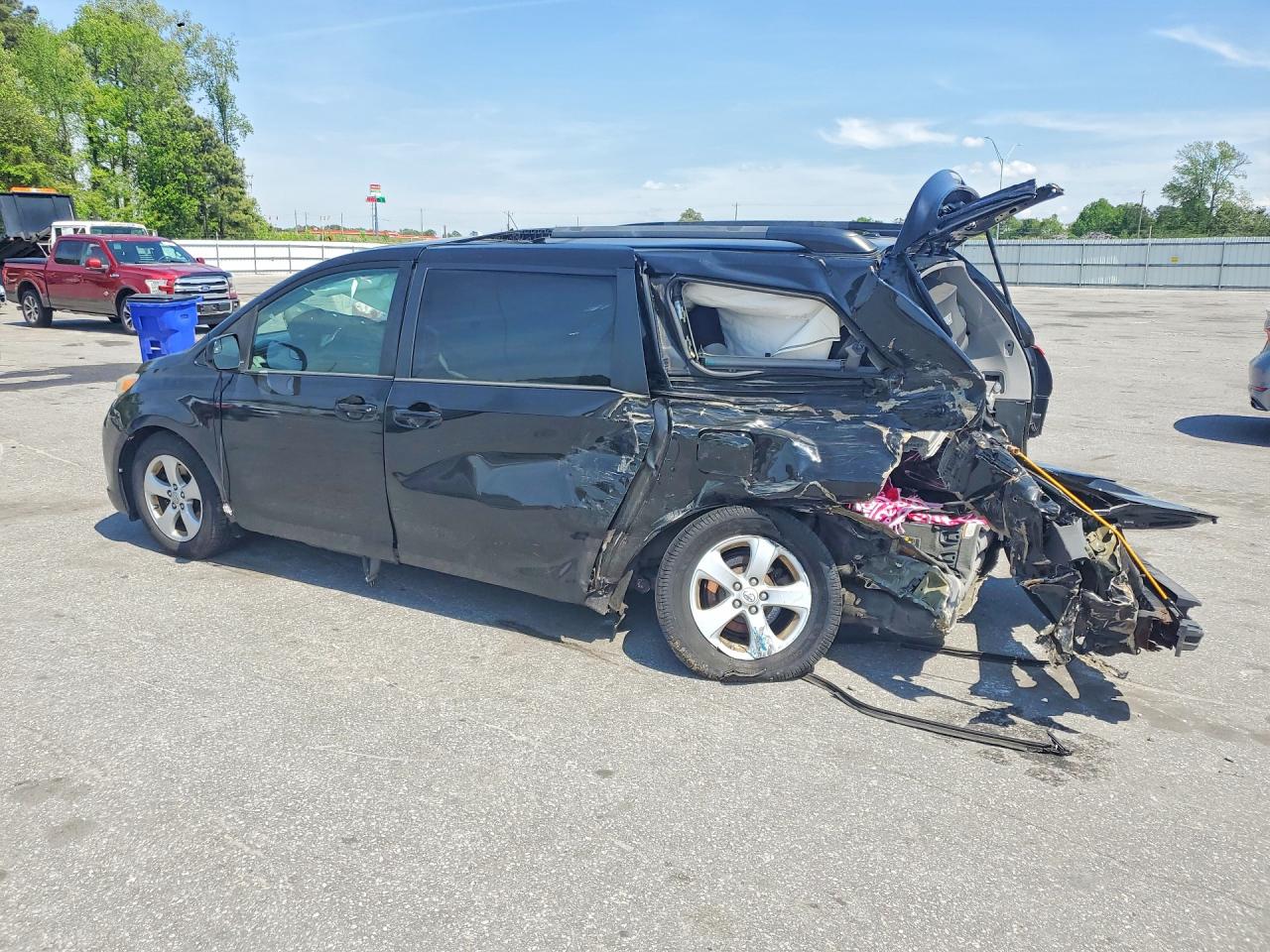 Toyota Sienna Le