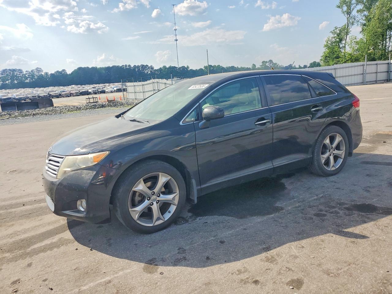 Salvage Toyota Venza Image