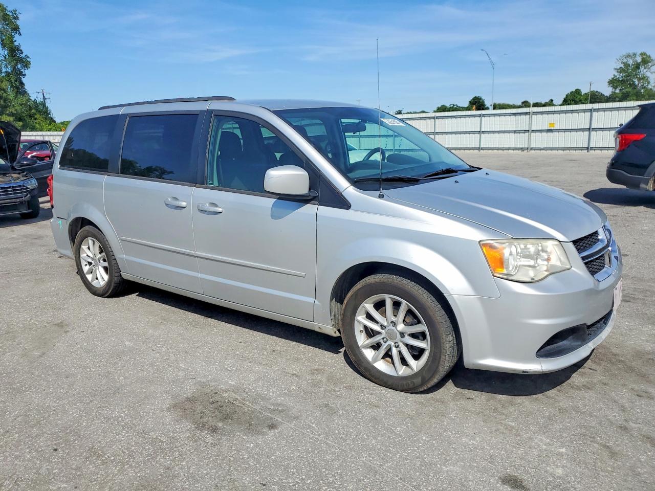 Dodge Caravan Sxt