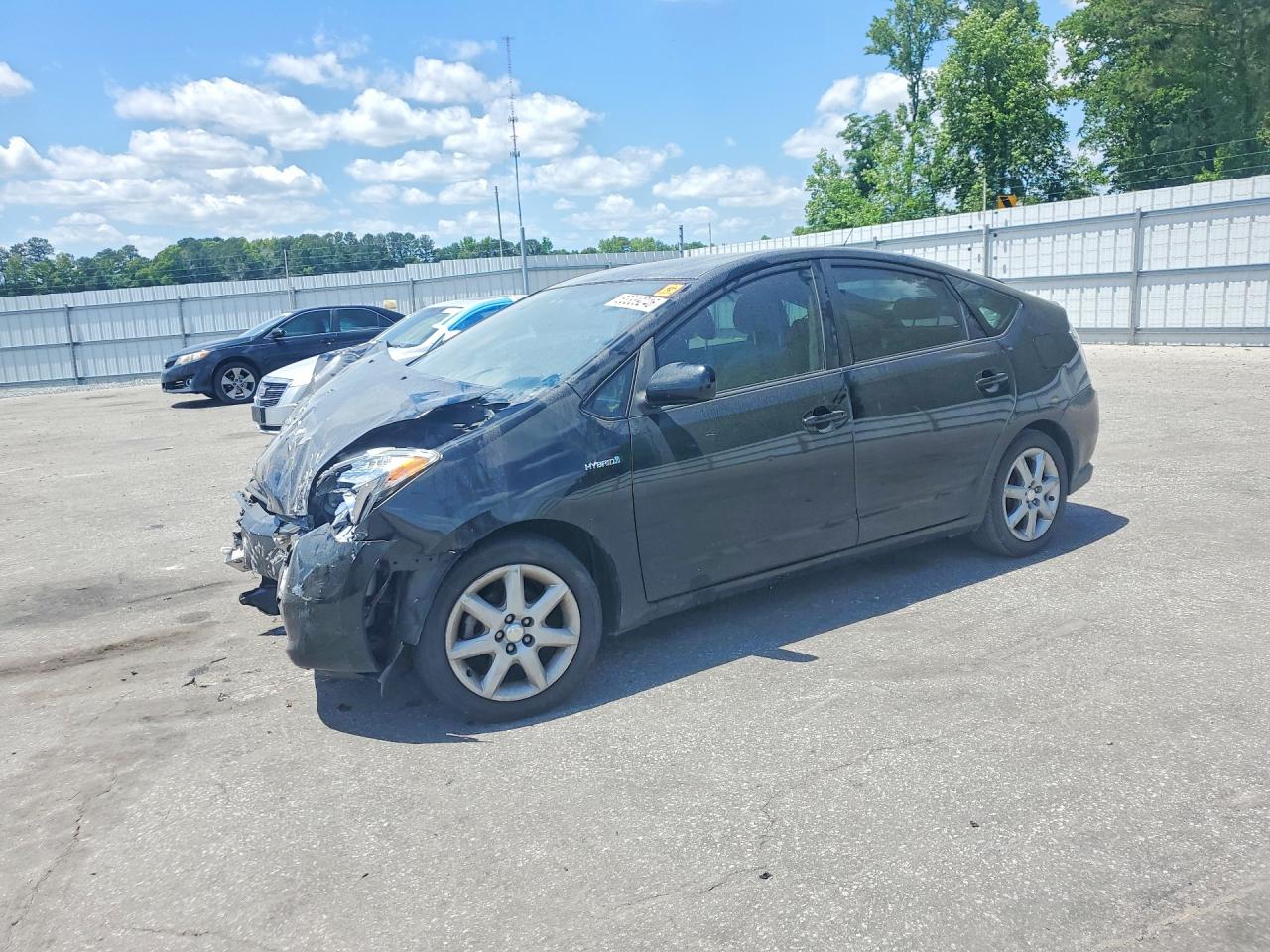 Salvage Toyota Prius Image