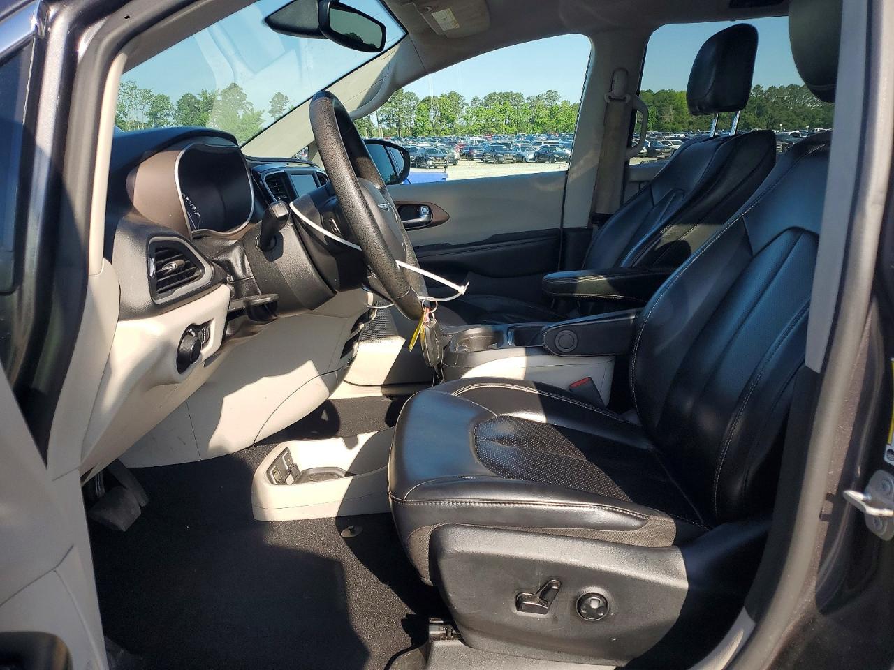 Chrysler Minivan Lxi